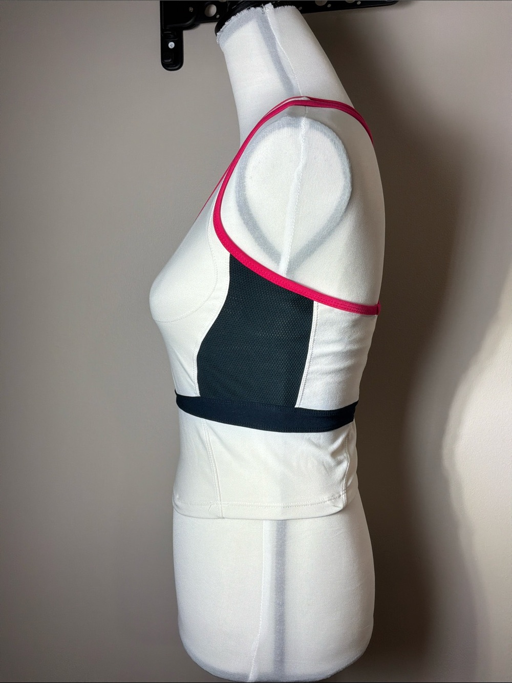 Nike Fitted T-back Tank Top White/Black/Hot Pink Sz M - Picture 4 of 13